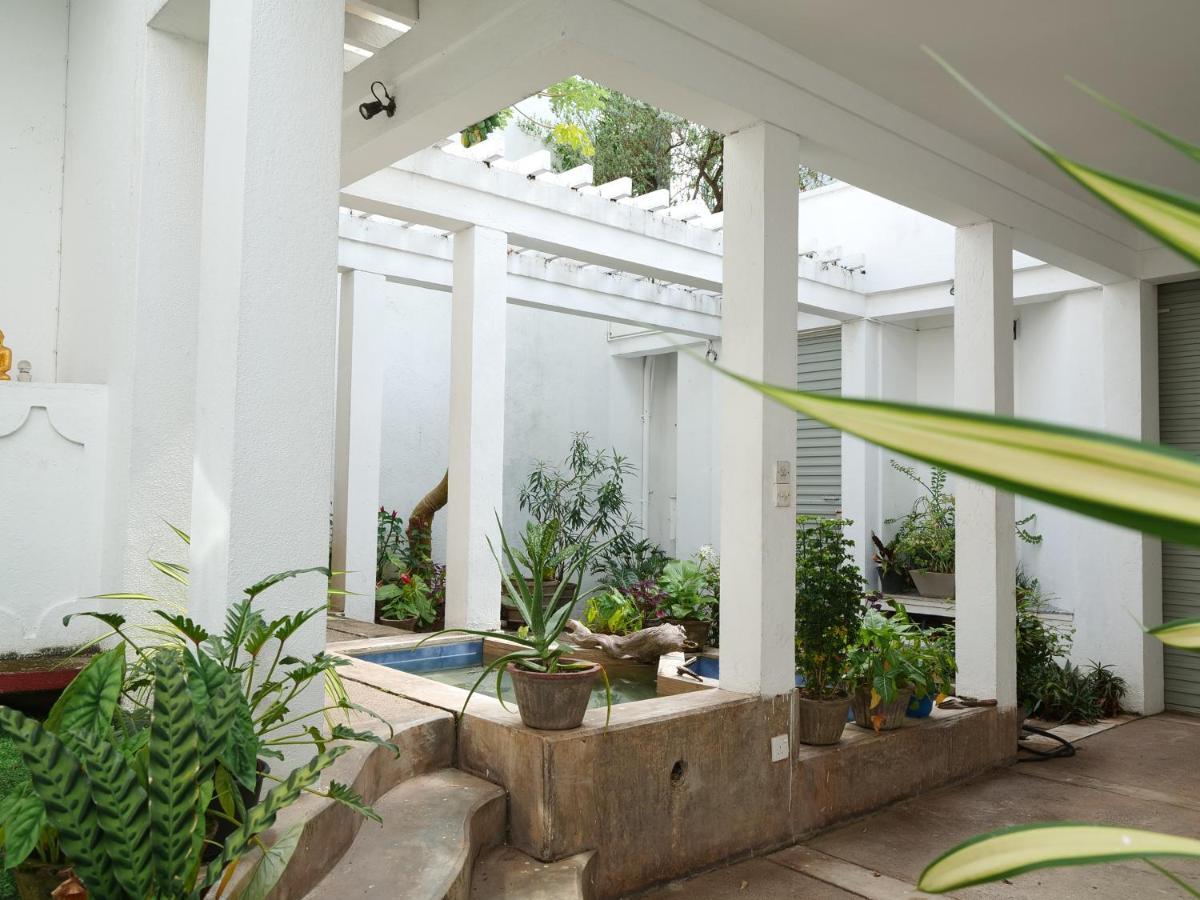 Elegance Oasis, Colombo 3 Hotel Buitenkant foto
